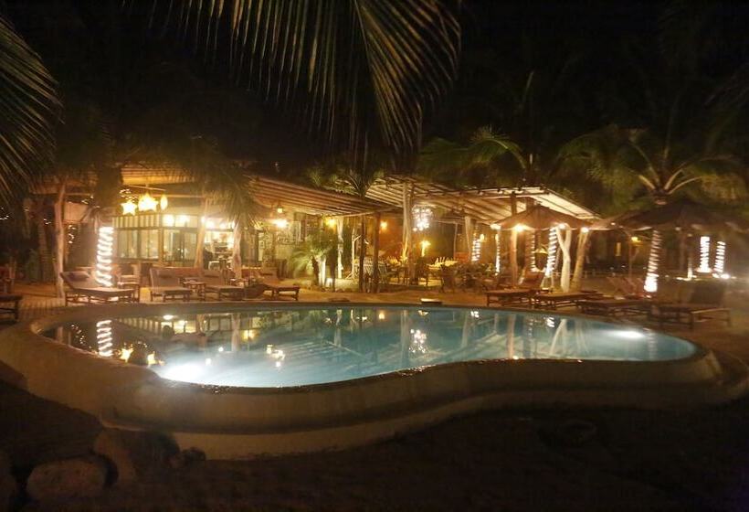 هتل La Posada De Los Tumpis