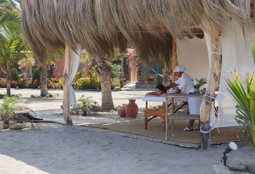 هتل La Posada De Los Tumpis