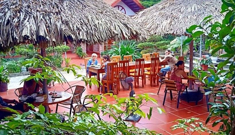 هتل Ninh Binh Mountain View Homestay & Restaurant
