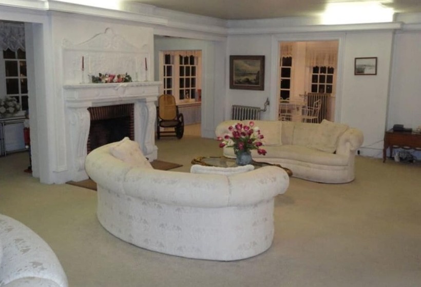 فندق Plymouth Inn