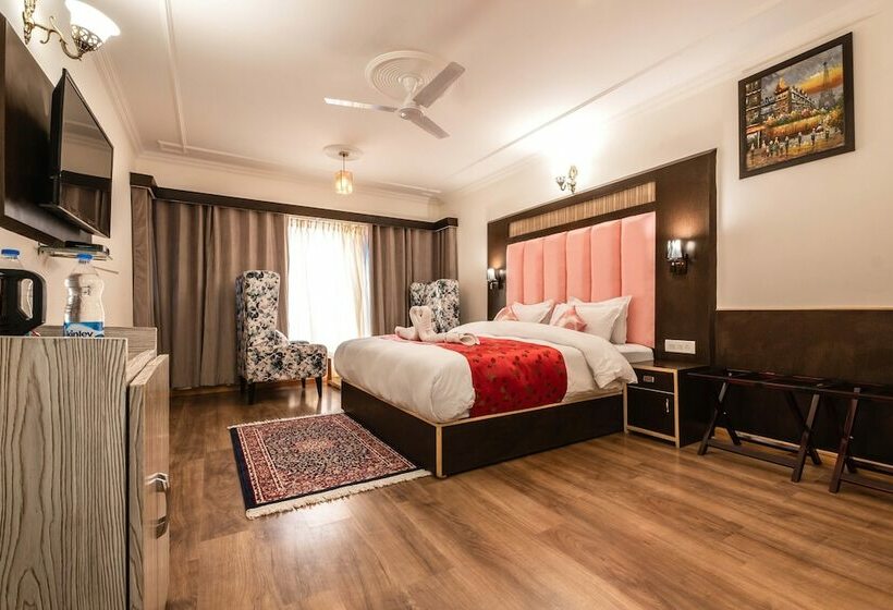 هتل Sangaylay Palace