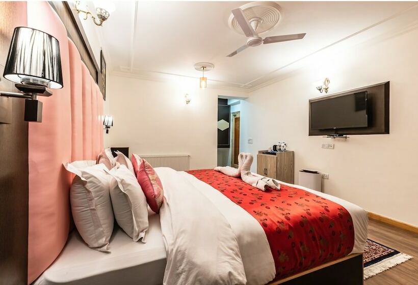 هتل Sangaylay Palace