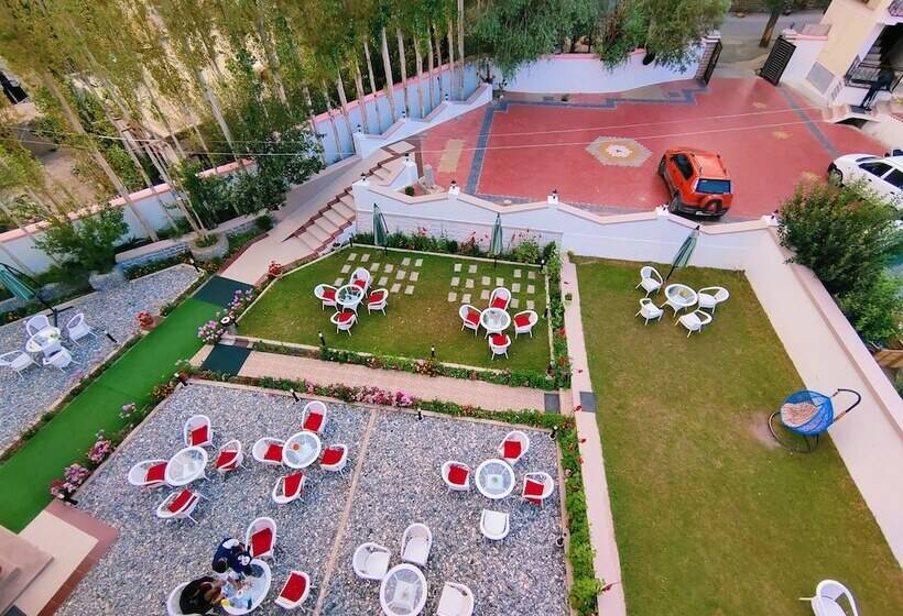 هتل Sangaylay Palace