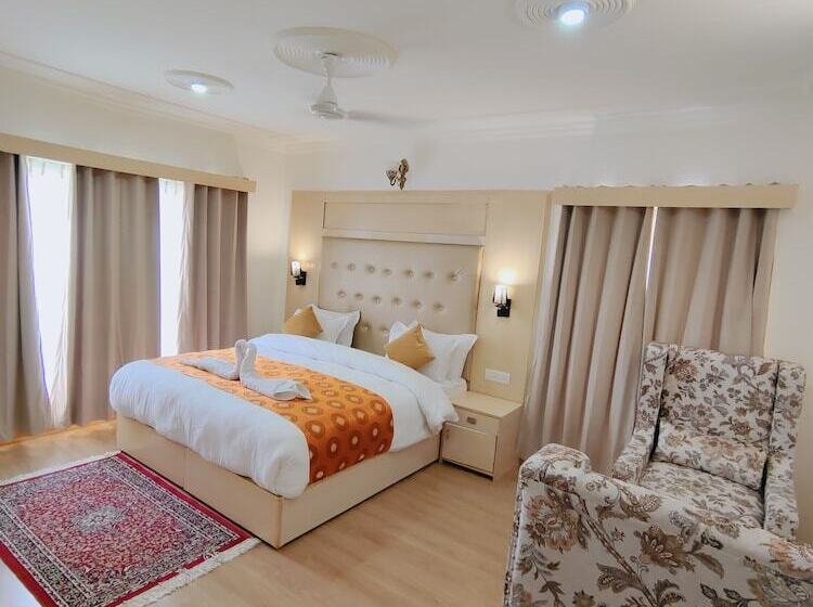 هتل Sangaylay Palace