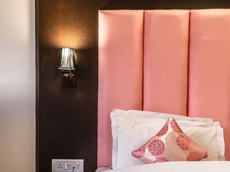 هتل Sangaylay Palace