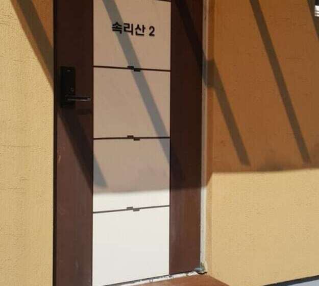 בית מלון כפרי Sangju Yeoyurounhwangtojib Pensyeon