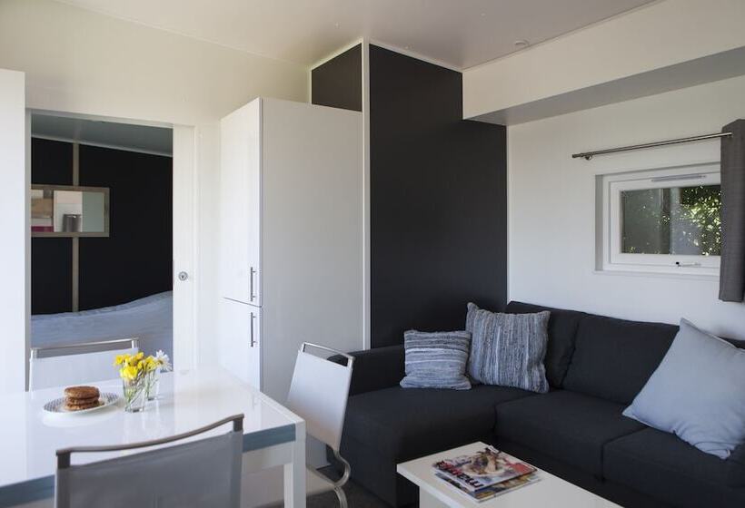 בית מלון כפרי Strand 49 Camping & Glamping