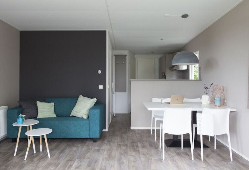 בית מלון כפרי Strand 49 Camping & Glamping