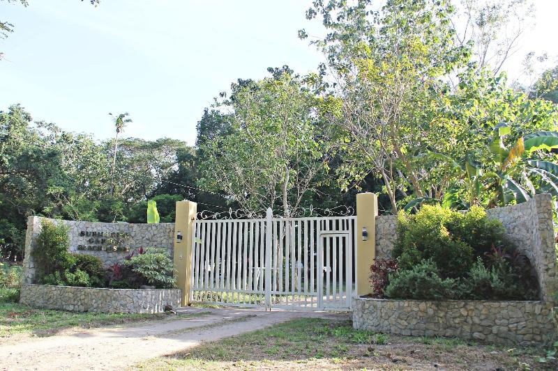 בית מלון כפרי Submarine Garden Beach Resort