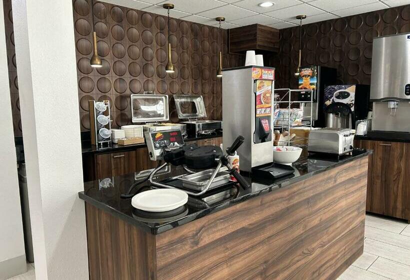 هتل Wingate By Wyndham Hattiesburg