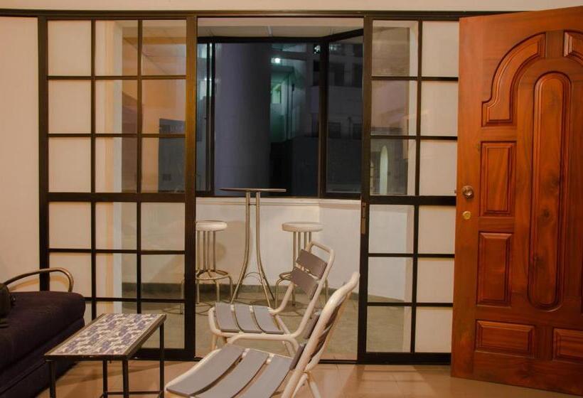 هاستل Backpack Lanka