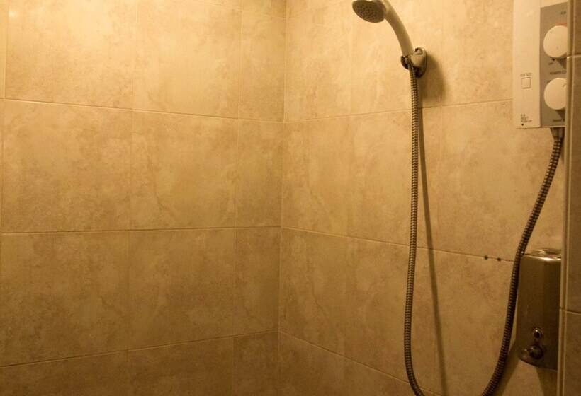 هاستل Backpack Lanka