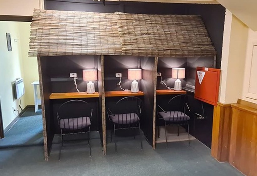 הוסטל Chateau Backpackers & Motels