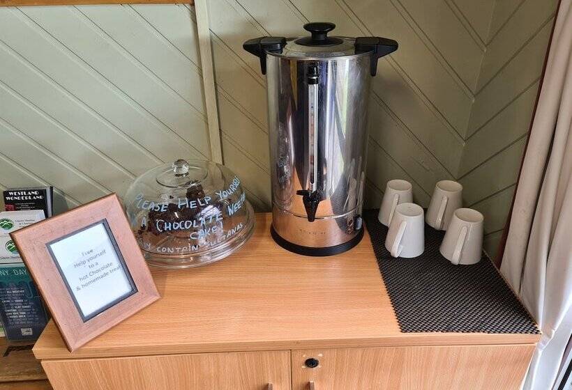 הוסטל Chateau Backpackers & Motels