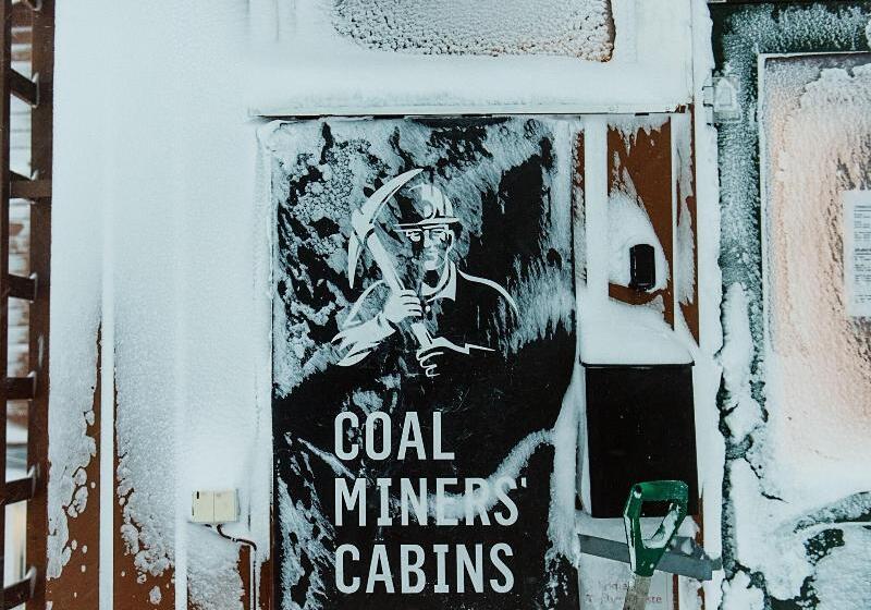هاستل Coal Miners’ Cabins