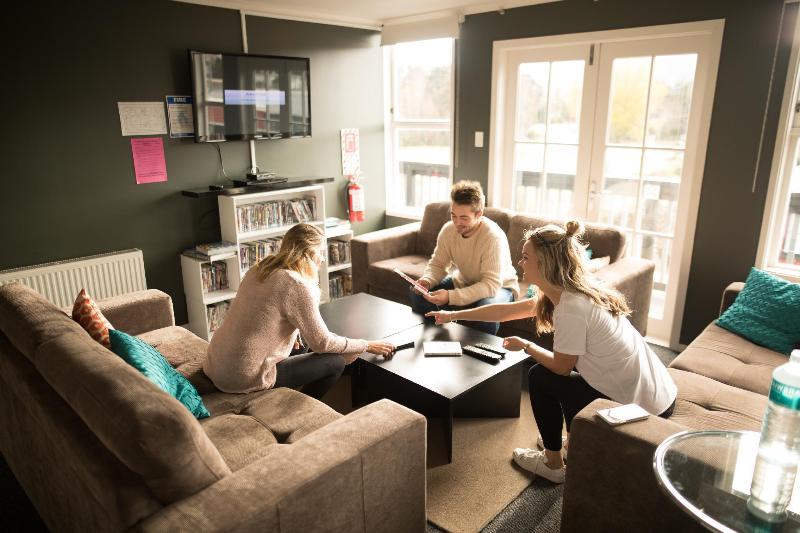 הוסטל Lknz Lodge & Cafe