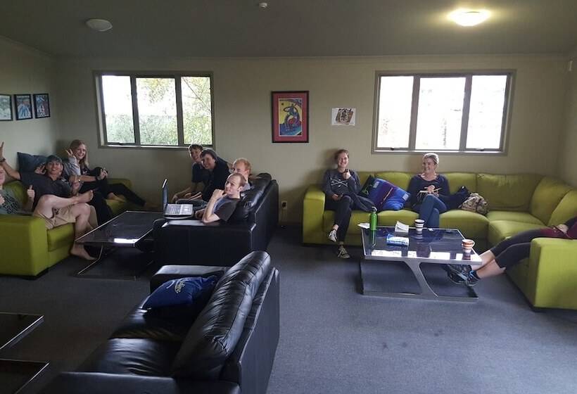 ユースホステル Tiki Lodge Backpackers