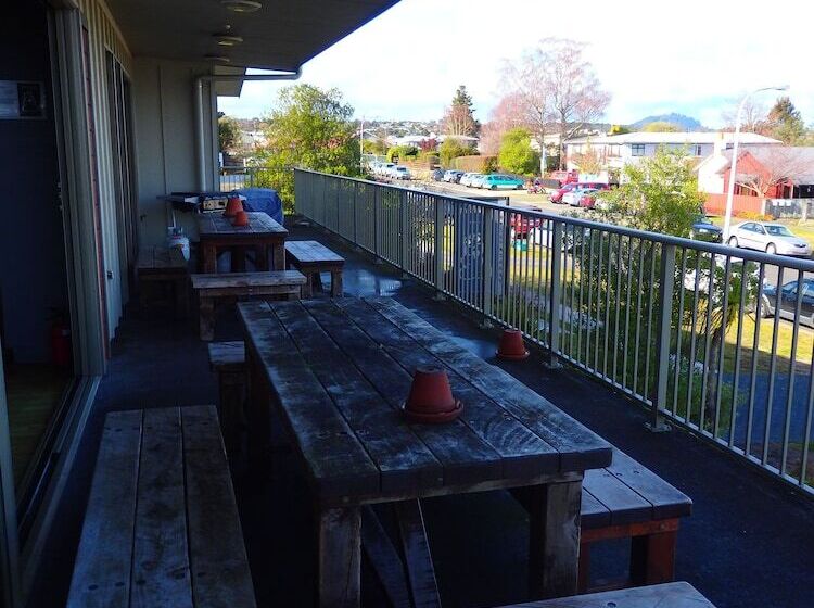 ユースホステル Tiki Lodge Backpackers