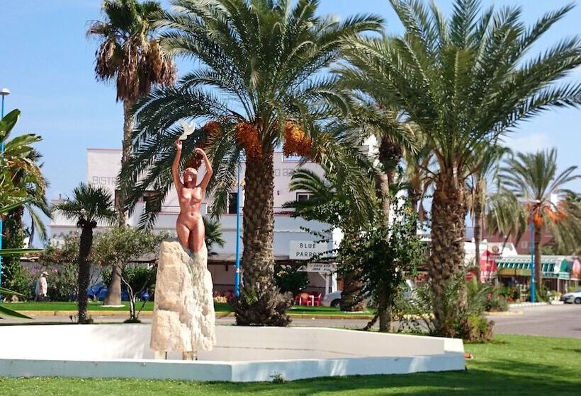 Apartamentos Natura World