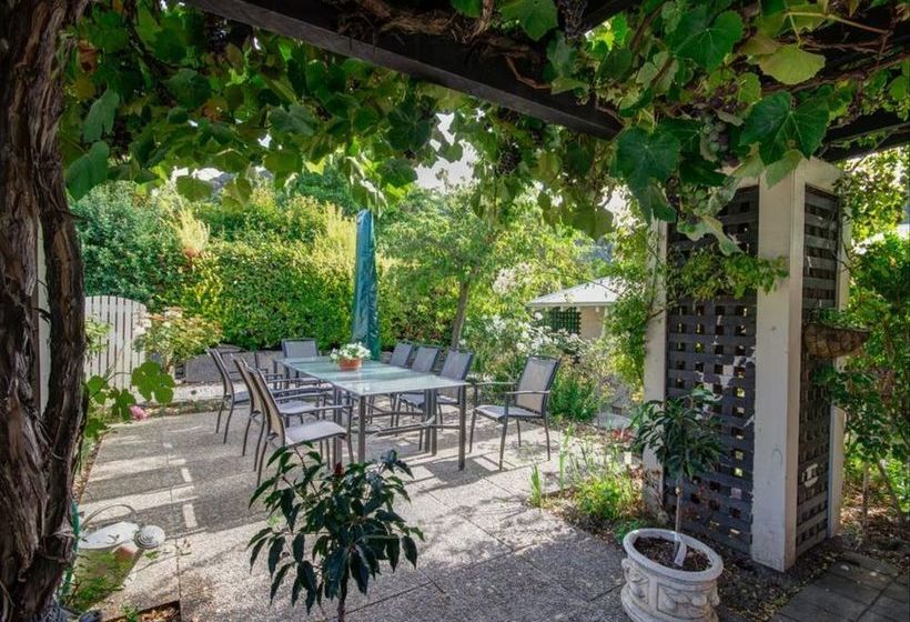 민박 Arrowtown Lodge