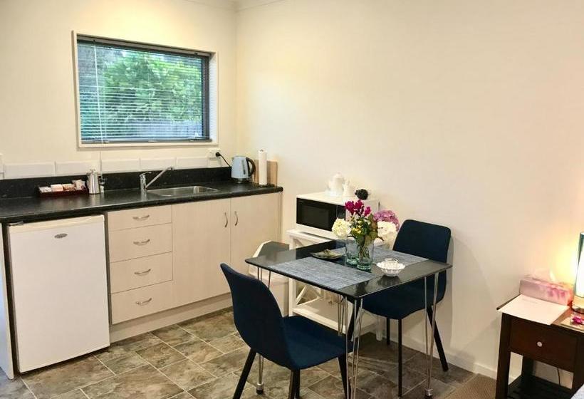 צימר Bluff Ocean Vista Motel