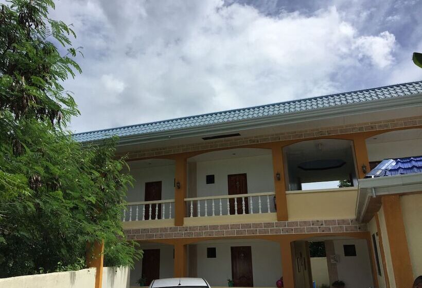 تختخواب و صبحانه Gemini Hotel And Restaurant