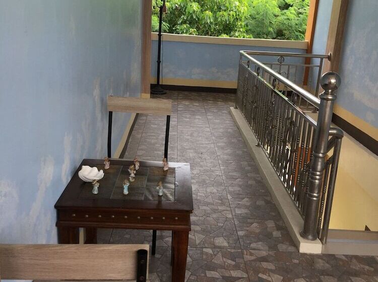 تختخواب و صبحانه Gemini Hotel And Restaurant