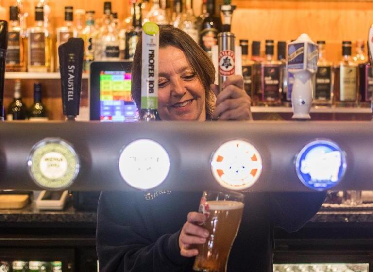 مبيت وإفطار King Arthurs Arms