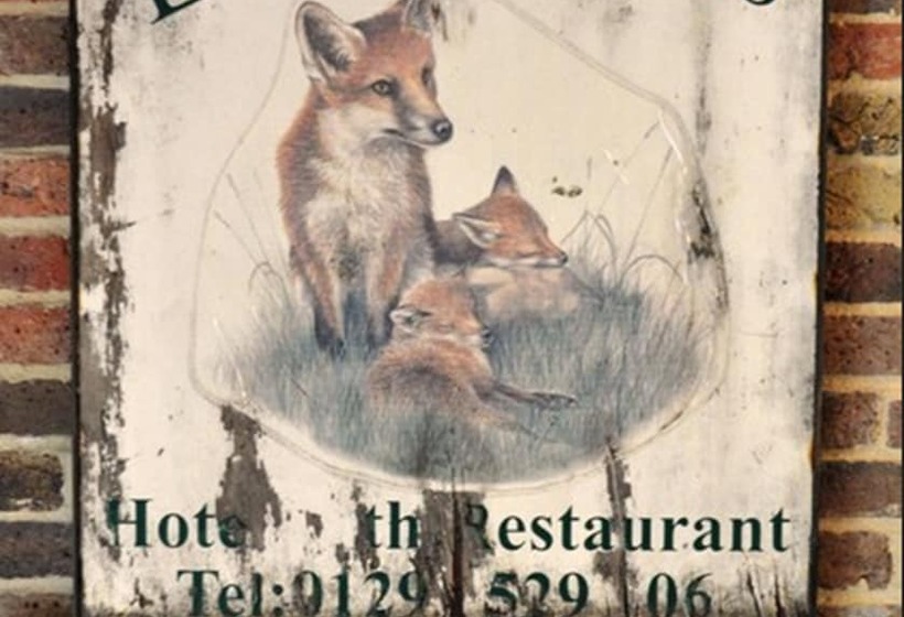 Bed and Breakfast Little Foxes Hotel & Gatwick Airport Parking