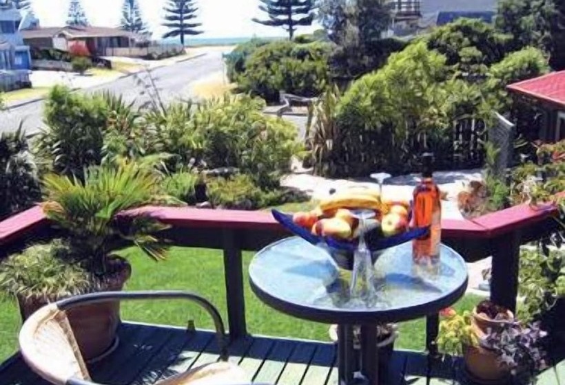 צימר Moanarua Beach Cottage