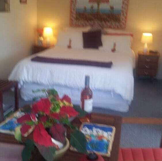 צימר Moanarua Beach Cottage