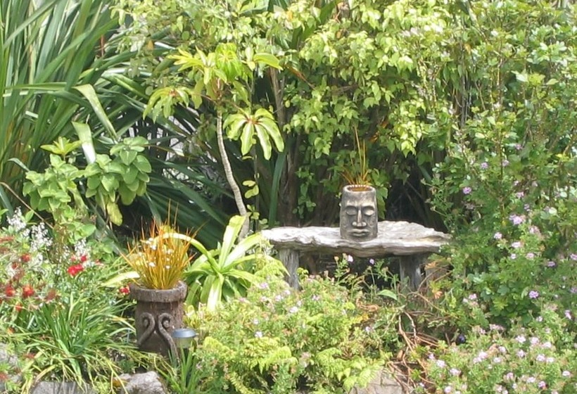 צימר Moanarua Beach Cottage