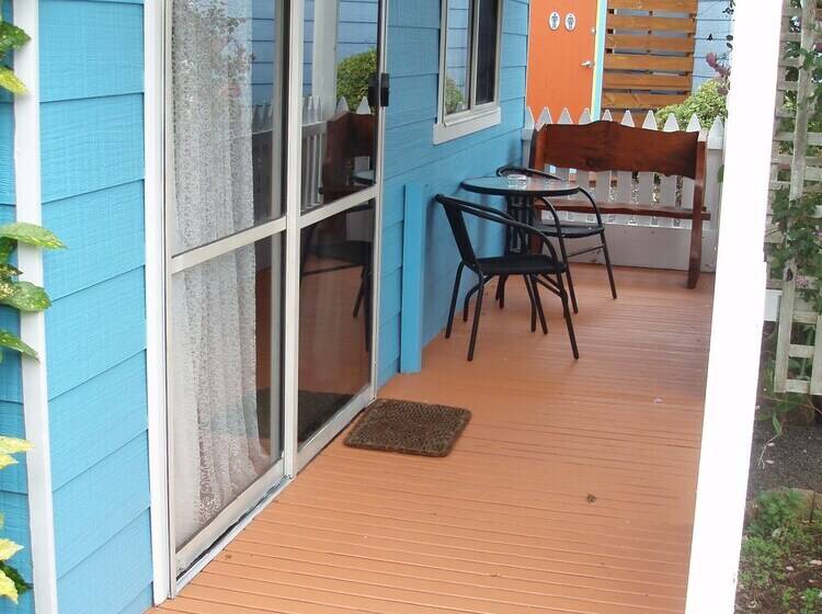 Boat Harbour Garden Cottages