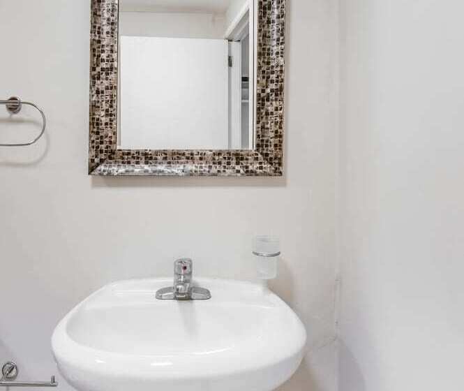 Boca Inn Hotel & Suites