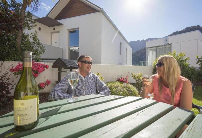 Caples Court Motel & Apartments