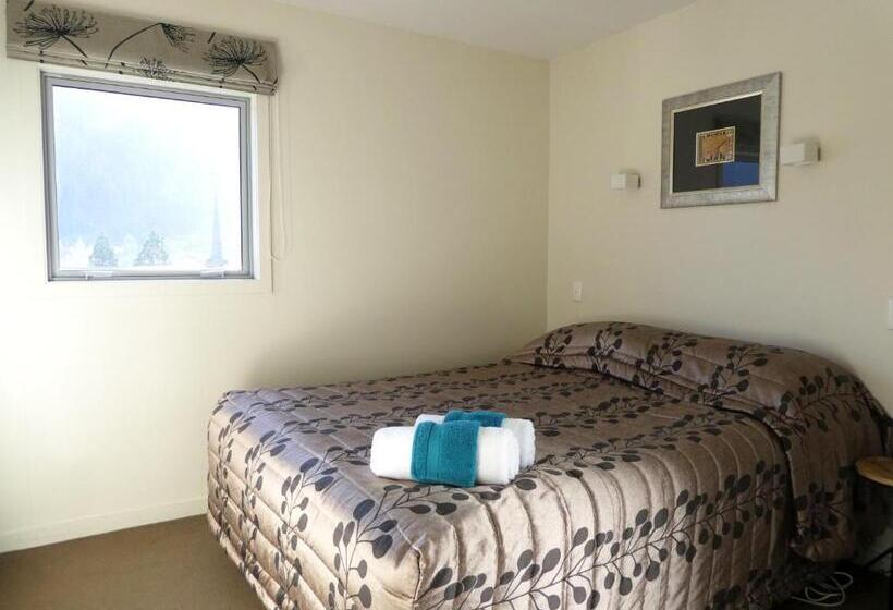 Caples Court Motel & Apartments