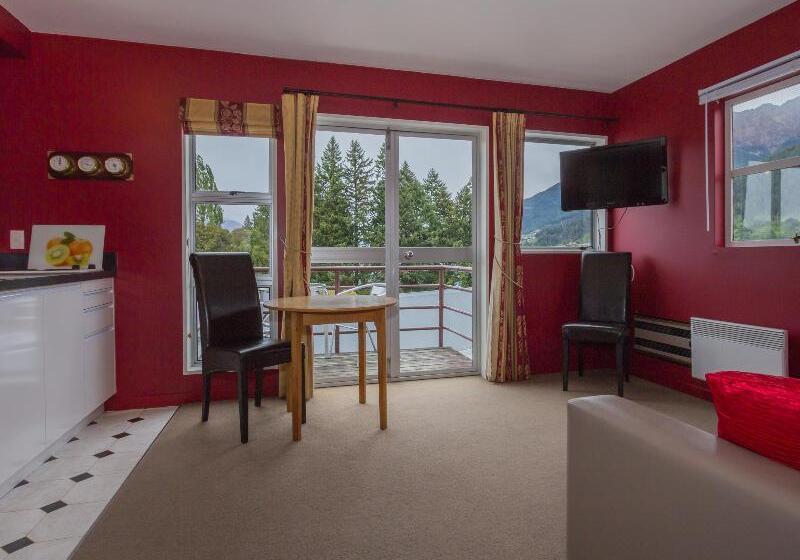 Caples Court Motel & Apartments