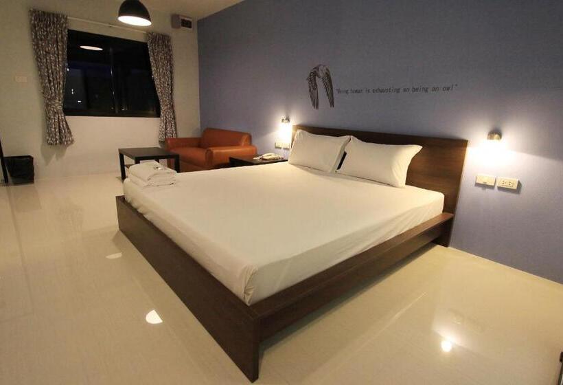 Eazy Motel B.a.n.g.n.a