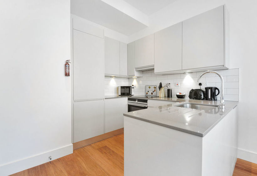 Отель Access West Kensington