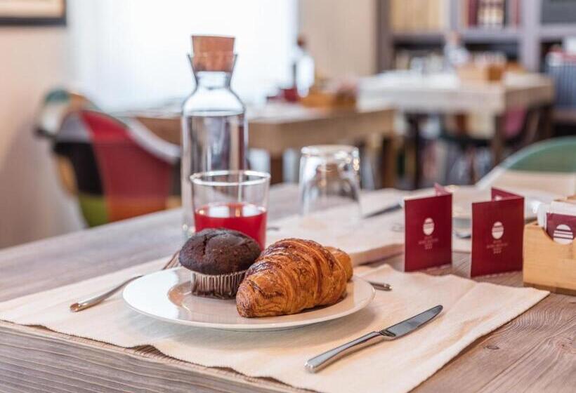 هتل Astro Mediceo