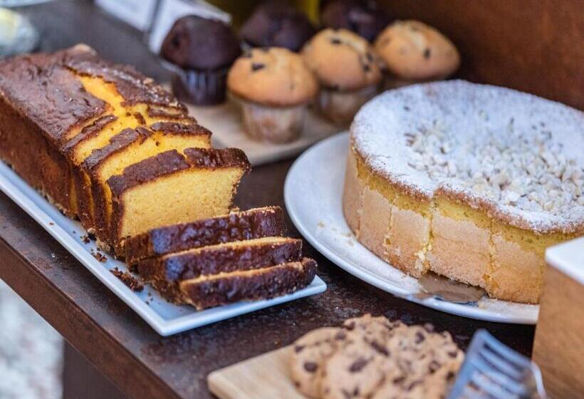 هتل Astro Mediceo