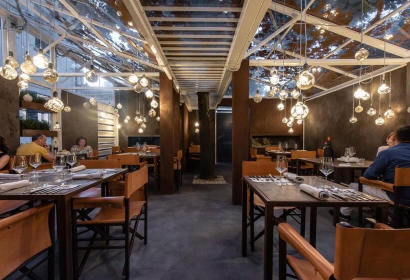 هتل Astro Mediceo