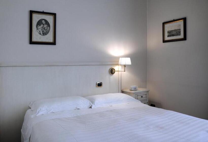 هتل Astro Mediceo