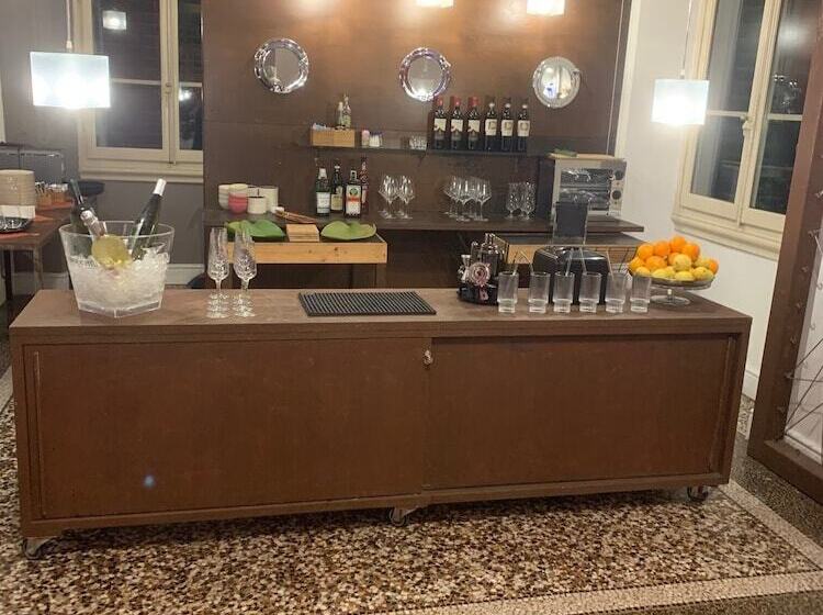 هتل Astro Mediceo