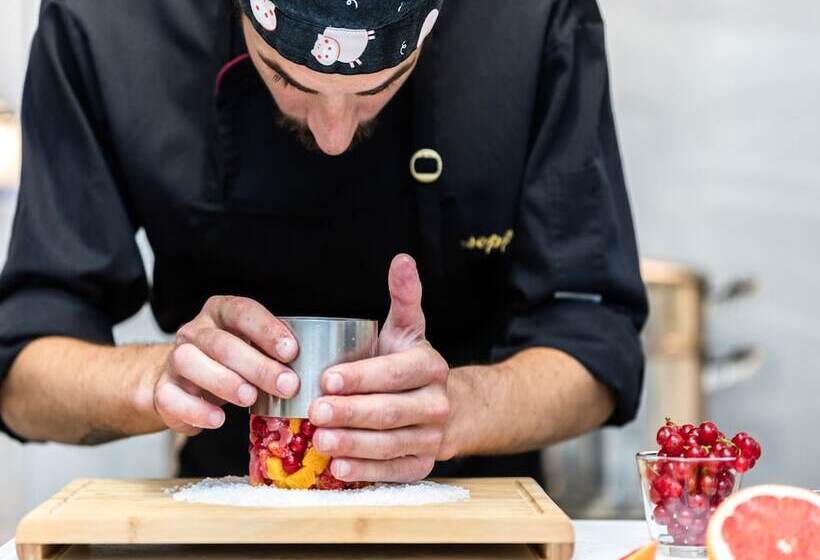 هتل Astro Mediceo