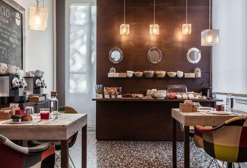 هتل Astro Mediceo