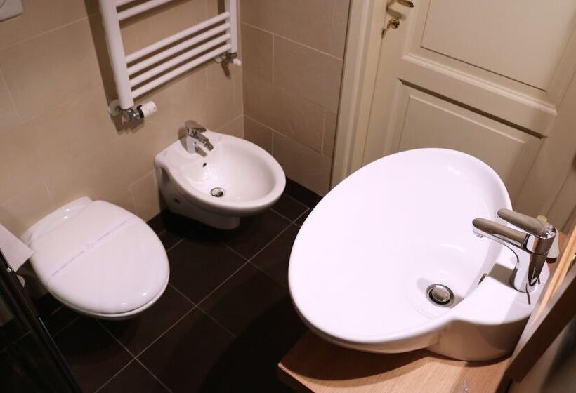 هتل Astro Mediceo