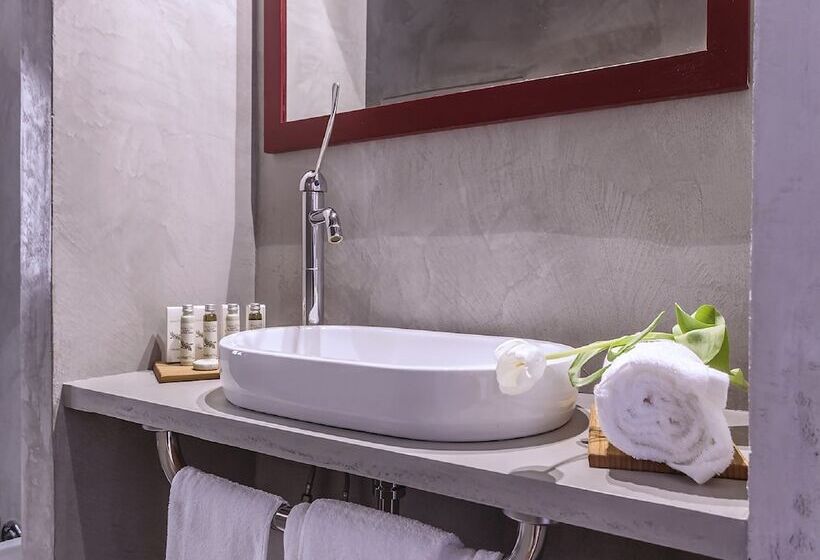 هتل Astro Mediceo