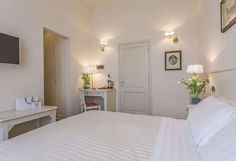 هتل Astro Mediceo