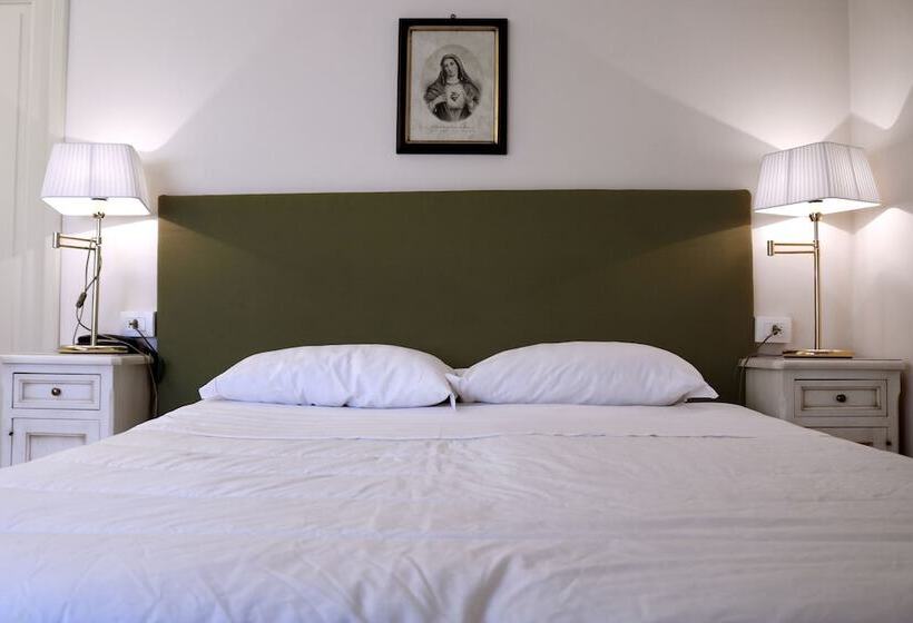 هتل Astro Mediceo